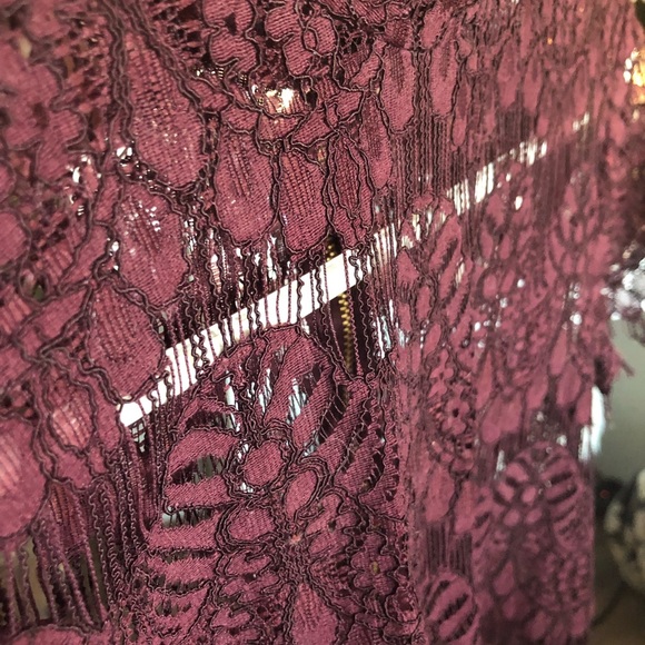 Lace topper - Picture 2 of 4